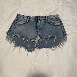 Cute denim ripped jean shorts